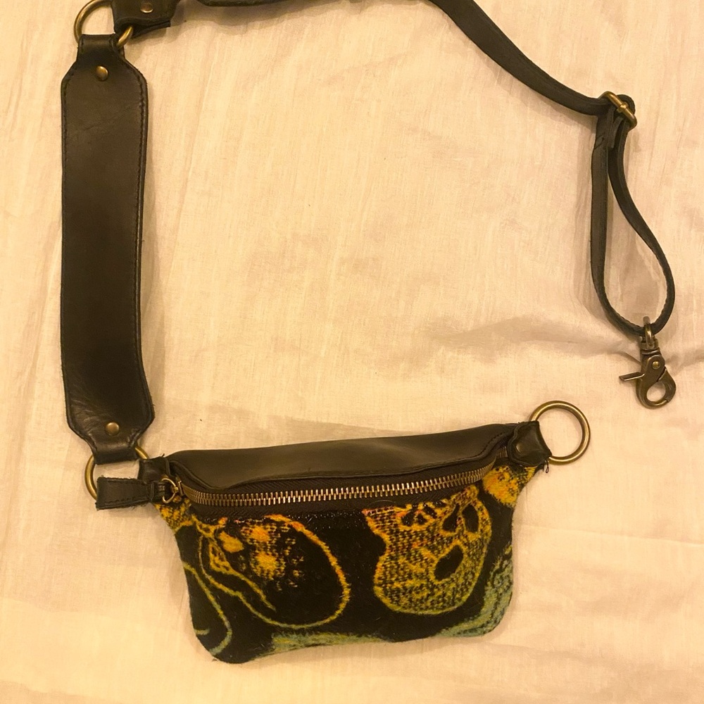 Pendleton Neon Skulls Black Crossbody / Fanny pack